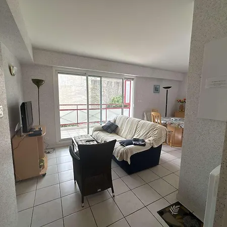 Lumineux Pres De La Avec Terrasse, Parking, Et Equipements Modernes - Fr-1-494-98 * רויאן